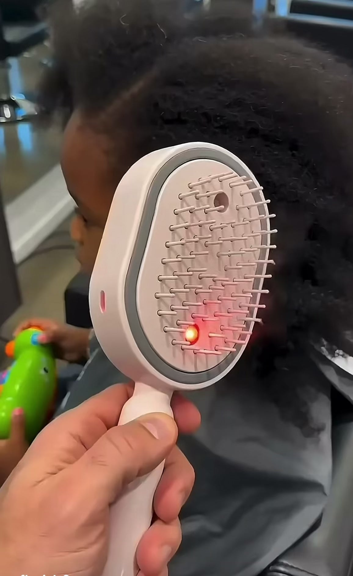 Mist & Detangle Brush